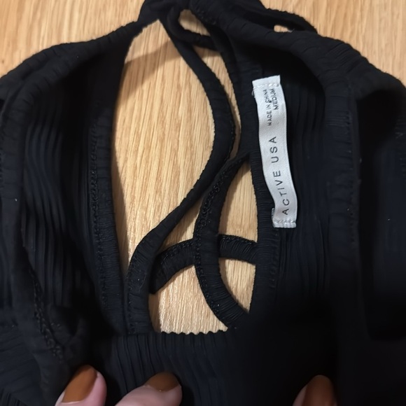 Active USA Crop Tank with Bow - Picture 2 of 5